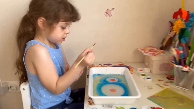 Рисование в технике Эбру.