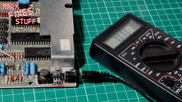 Sinclair ZX Spectrum 48k Repair: Test a 7805 regulator in a ZX Spectrum with a cheap multimeter
