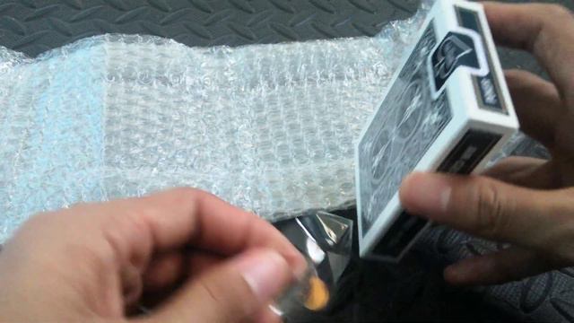 BICYCLE RIDER BACK PLAYING CARDS UNBOXING.