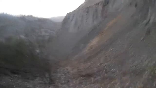 НАШЛИ ТОЙОТУ КАМРИ НА ЗАБРОШЕННОМ КАРЬЕРЕ. ЧУТЬ НЕ РАЗБИЛИ КАМЕРУ.