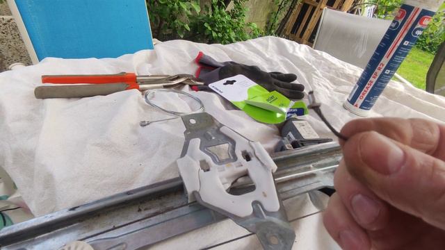 Réparer Pour Moins De 3 Euros Un Lève-vitres Citroën C4/ 2012