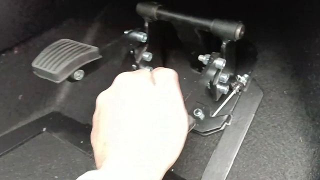 Установка педалей инструктора в Харькове