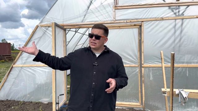 Клубничная ферма в Гатчине. Теплица с нуля серия 1