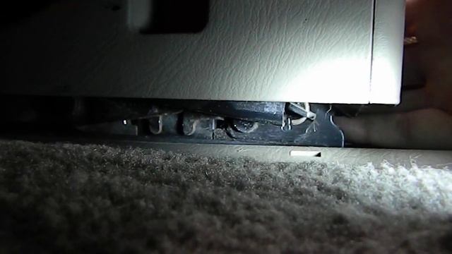 Х- Одиссей, 2000г, RA7. Заклинил механизм стопора сидений