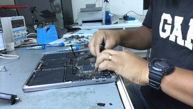 How To Fix Apple Macbook Pro 13inch 2020 (A2338) | No Power | Liquid Damaged