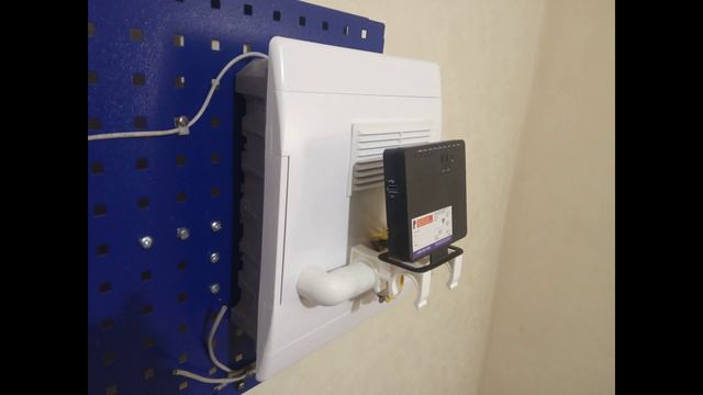 ADSL2+ RTK QDSL-1040WU EKF24, держатель для роутера.
