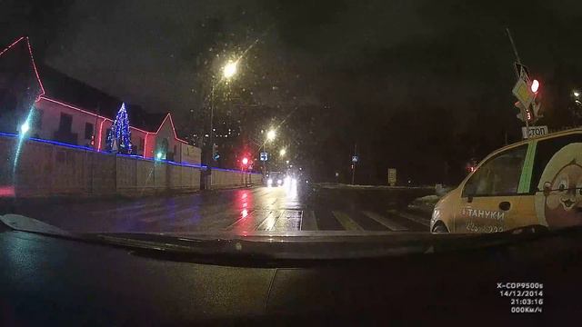 Видеорегистратор Neoline X-COP 9500s тест 2304х1296 при 30 к\с