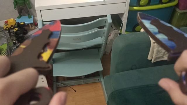 тычки ( я телефон держал с помощью селфи-палки я её держал зубами)