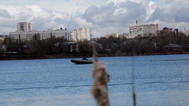 Азимут эверест 425 + ямаха 15 лс= 44 км.ч (вес шкипера 70кг)