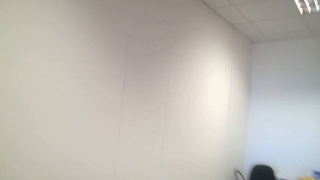 Пила из стены