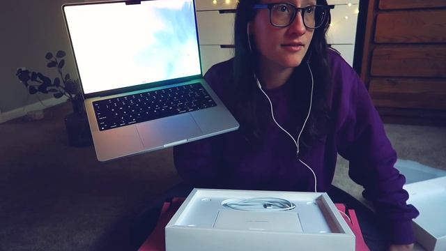ASMR Unboxing Macbook Pro M1 ? (soft Spoken, Tapping, Tracing, Scratching)