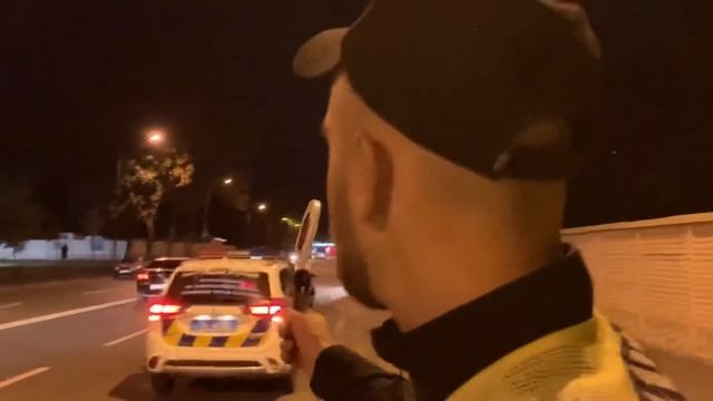 ПРОГНАЛИ ПОПРОШАЕК С КОРМУШКИ Ч1