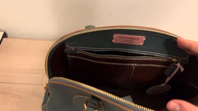 Сумка Coccinelle Colette глубокий нефрит. Новая