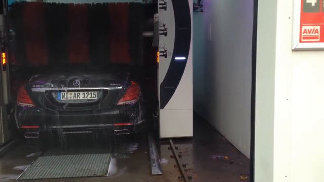Mercedes S 500 4Matic 455 PS in der Waschanlage Baujahr 2014