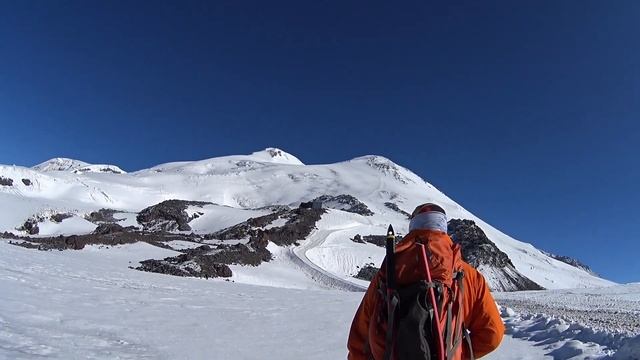 Эльбрус: Приют Elburs на 3800м. Скалы Пастухова