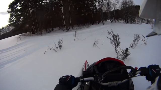 На снегоходе