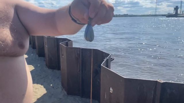 Шок.Ловим камбалу рядом с подводными лодками.Ягры камбала дамба