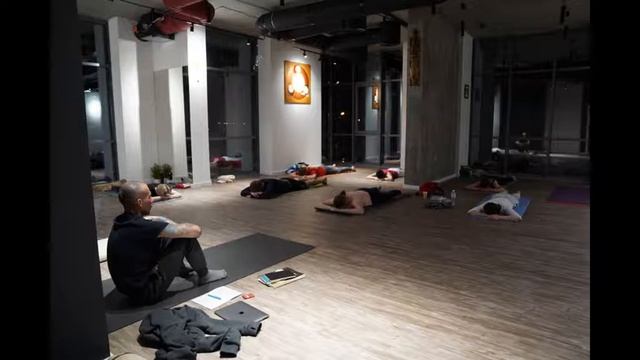 Шавасана. Глубокое расслабление. Работа внимания по телу