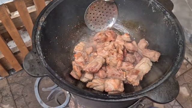 Готовим мясо с картошкой или Оджахури в казане! выходной день ??.