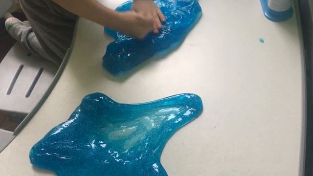 Нам подарили слайм, учимся из него лепить, 2 часть