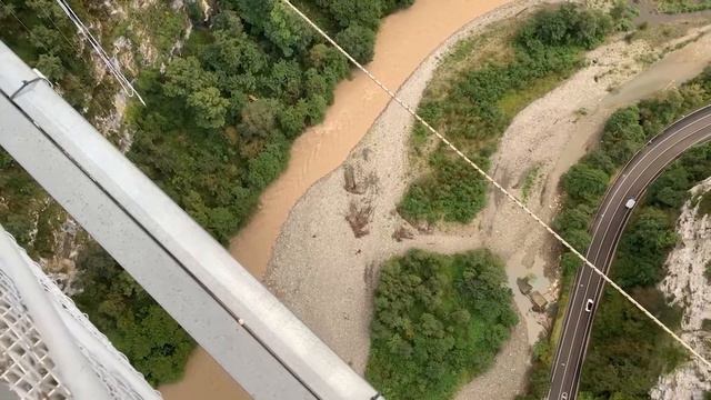 Макс прыгнул за Юлей с высоты 207 метров (By Owl)