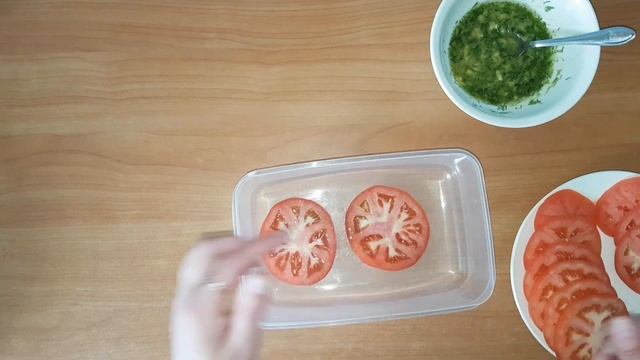 Маринованные помидоры за 30 минут . Отличная закуска на скорую руку .
