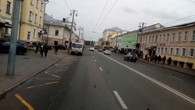 На троллейбусе №1 по центру Владимира.