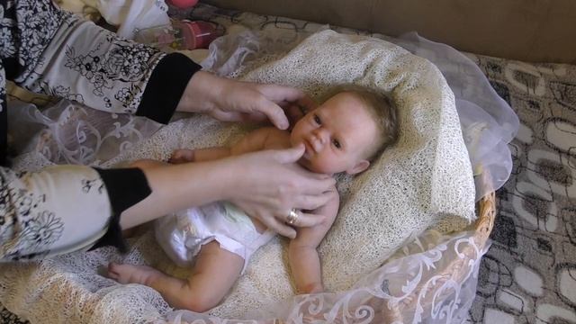 Девочка силиконовая кукла реборн.mp4