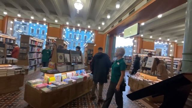 Bookstore In Saint Petersburg + Simple Lunch In Russia | Late Night Language Study