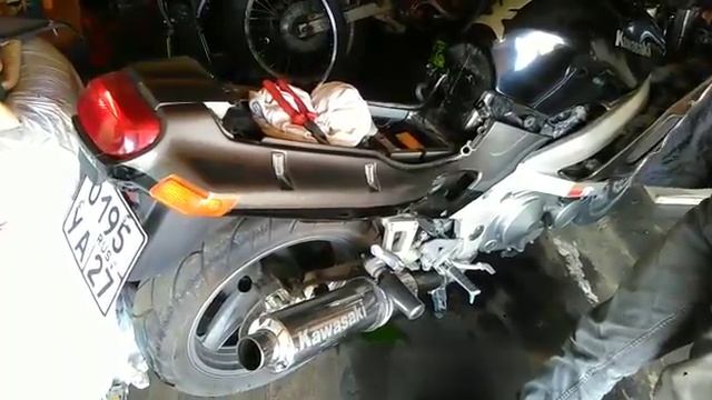 Первая попытка завести Kawasaki ZZR400 после зимы и небольшого ТО