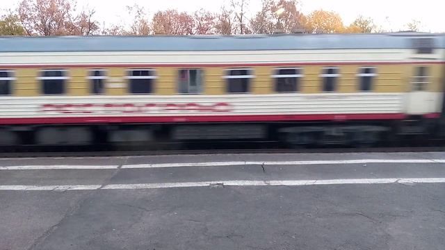 Электровоз эп2к-??? с Грандом экспрессом Колпино