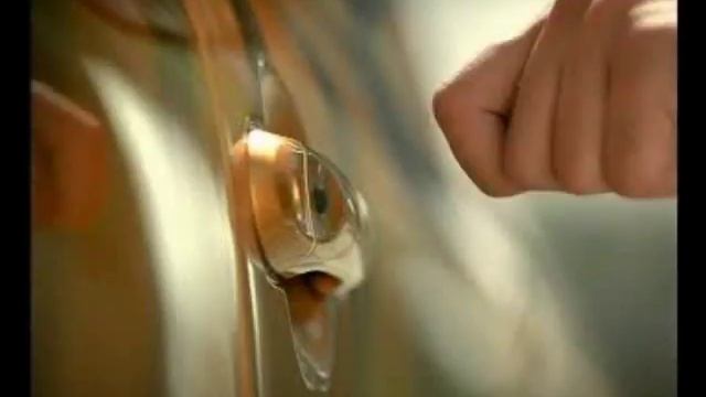 Nissan Micra India 2010 TV Commercial Featuring 