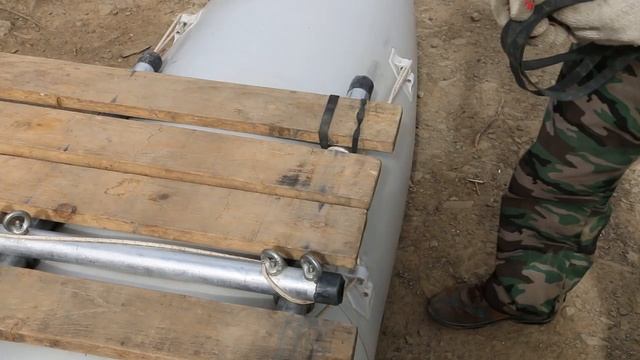 Простейшее крепление палубы Катамарана.