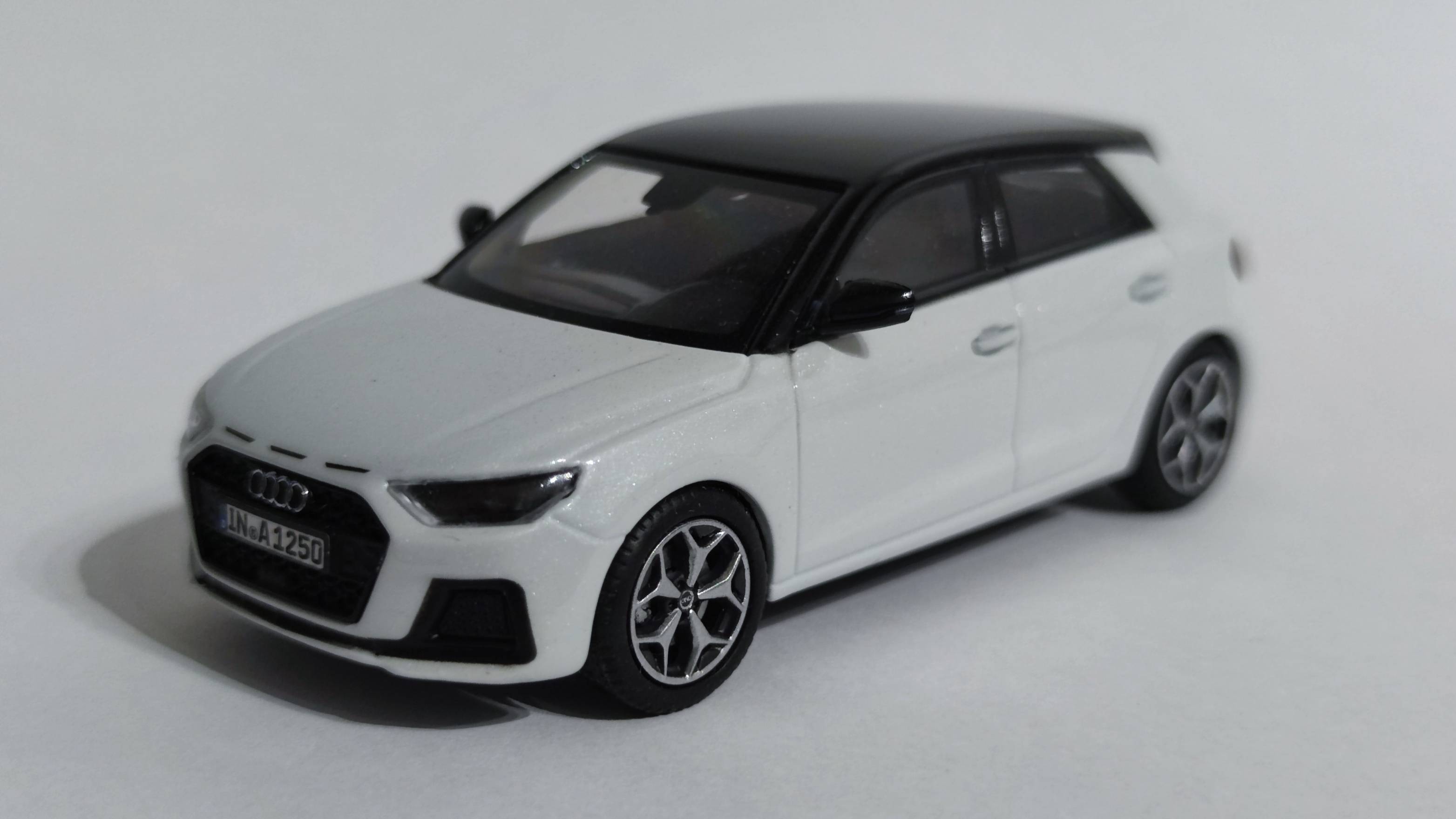 1/43 Audi. №17 Audi A1 Sportback(GB).