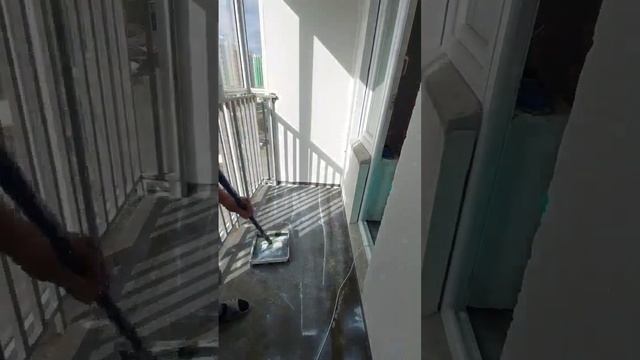 Стяжка на балконе. Вытянул плиточным клеем. Таллерова, 12