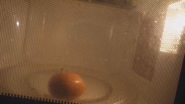 ЯЙЦО VS МИКРОВОЛНОВКА.НЕВЕРОЯТНЫЕ ЭКСПЕРИМЕНТЫ...
