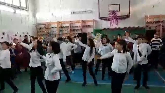 300 танцевальных движений