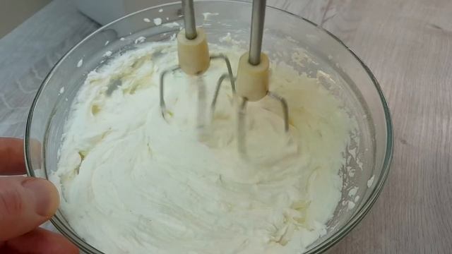 Ich nahm Kondensmilch und eine Pfanne und in 15 Minuten ist der Leckerbissen fertig! Sehr einfach!