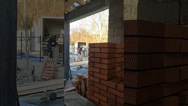 Рабочие моменты печника.Кладка топки и внешнего контура мангала-барбекю.