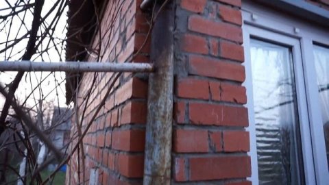 Стяжка дома от трещин. Подливка фундамента или стяжка металлокаркасом что лучше? Воронежская област