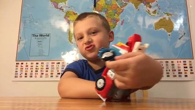 Трансформер Автобот Хитвейв и Коля. Transformers Heatwave.