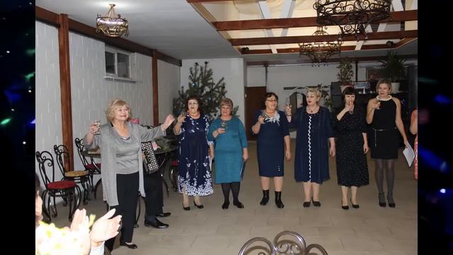 ЗА ХМЕЛЬНЫМ, ШИРОКИМ СТОЛОМ КАК ПОВЕЛОСЬ ПЕСНЮ СПОЕМ!/ И БУДЕМ ПЕТЬ! И БУДЕМ ЖИТЬ!