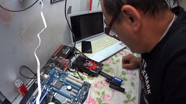 Набрал АЙФОНОВ и нашел GTX 1050! | Мои находки на свалке в Германии №458