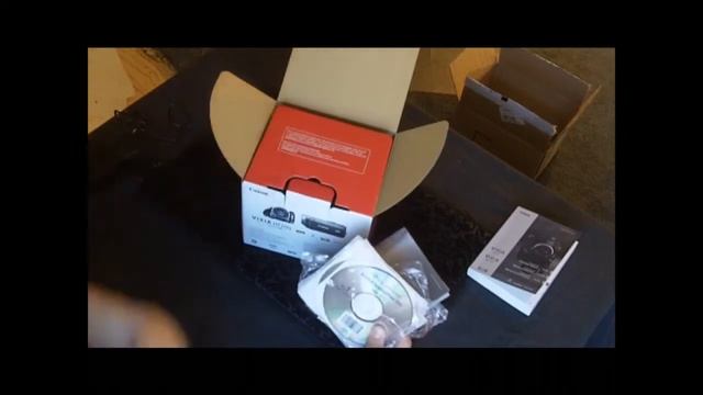 Unboxing And Review :: Canon Vixia Hf200 (Part 1)