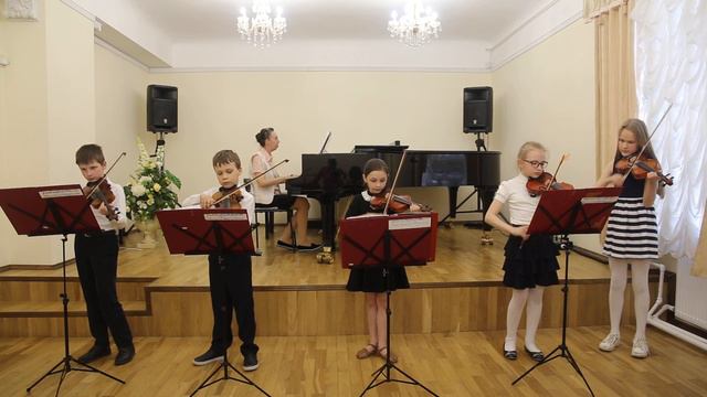 младший ансамбль скрипачей ДШИ Красносельского района(4)