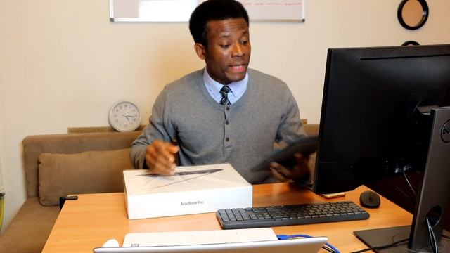 Unboxing My Smart 32GB DDR Macbook Pro Touch Bar - An Incredible Machine!