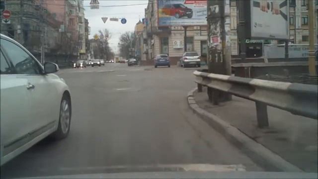 Дебилы на дороге - Поворачивает из 2 ряда не глядя