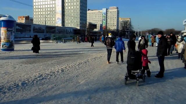 Парад Дедов Морозов - 2013 Минск. У Дворца спорта-3