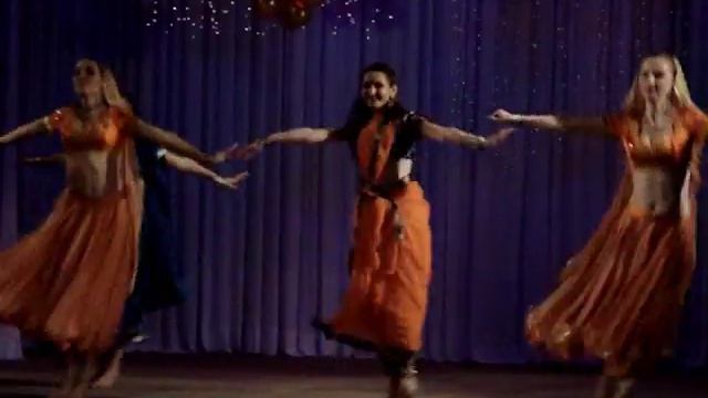 Badi Mushkil, клуб индийского танца 