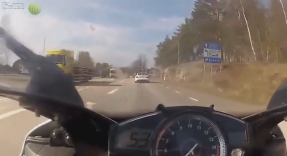 Байкер в легком недоумении.